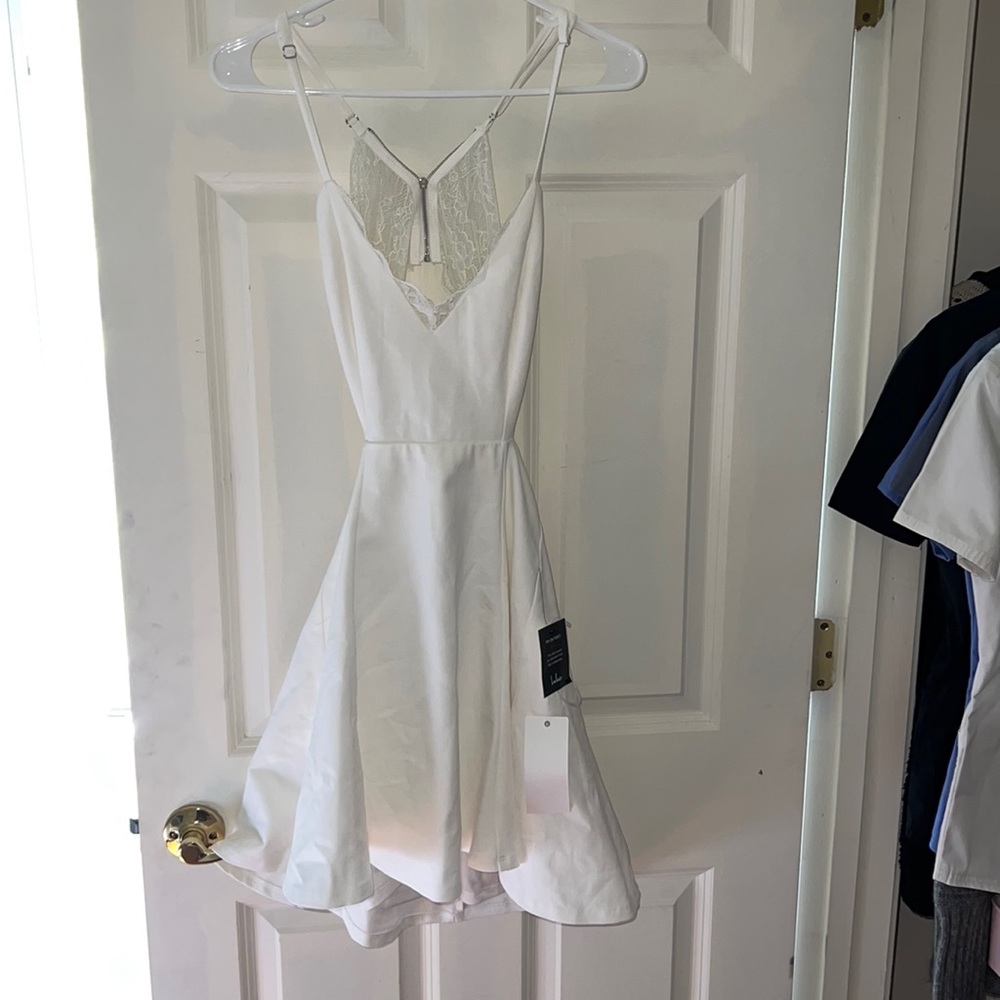 Lulu’s White Backless lace Dress